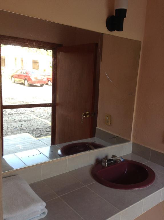 Hotel Tecozautla Bagian luar foto